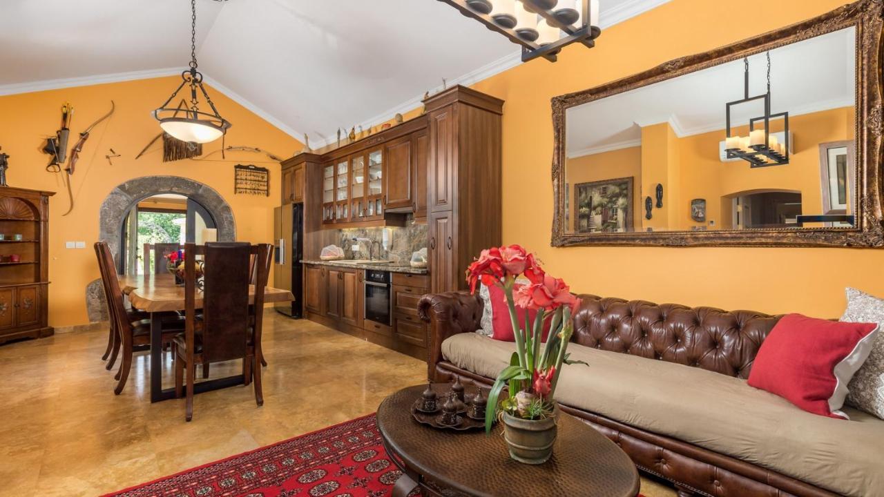 Apartments Villa Bv Opatija Bagian luar foto