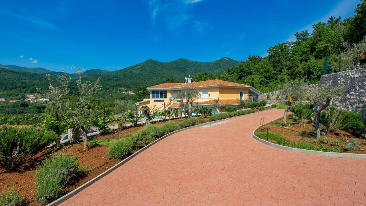 Apartments Villa Bv Opatija Bagian luar foto